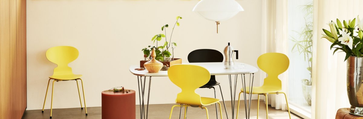 Fritz Hansen, de nouvelles couleurs pour la chaise Ant™ d’Arne Jacobsen