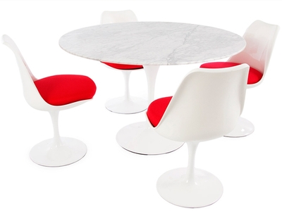 Table ovale Saarinen et 4 chaises